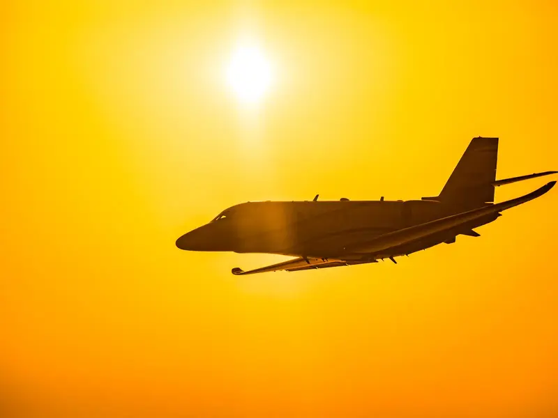 Aerolíneas Ejecutivas — Aviación ejecutiva, en vuelo.