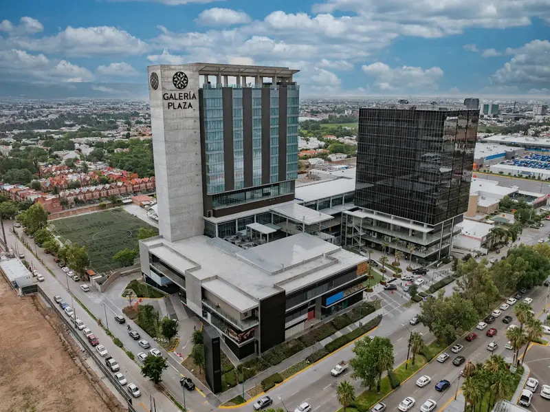 Grupo Brisas — Del Pacífico a Monterrey.