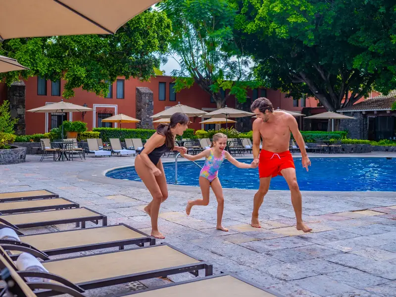 Grupo Brisas — Del Pacífico a Monterrey.