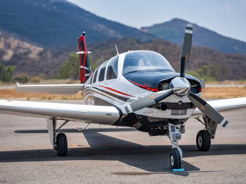 Guardian Jets — Aviones que se venden por los ojos.