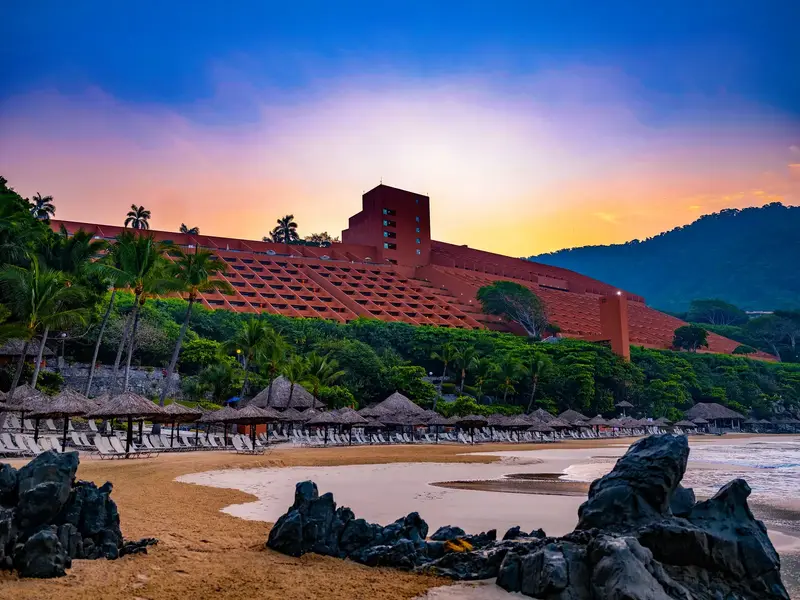 Las Brisas Ixtapa — Ixtapa, en su mejor luz.