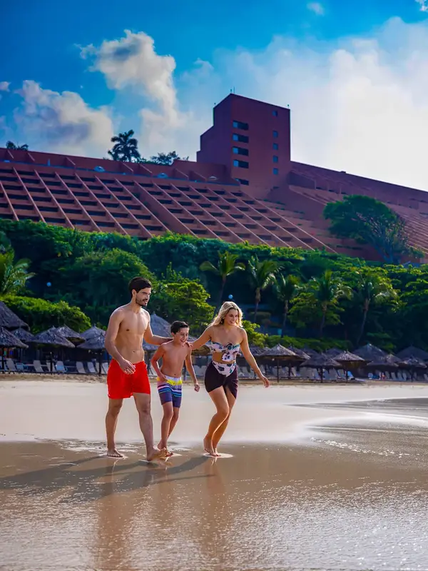 Las Brisas Ixtapa — Ixtapa, en su mejor luz.