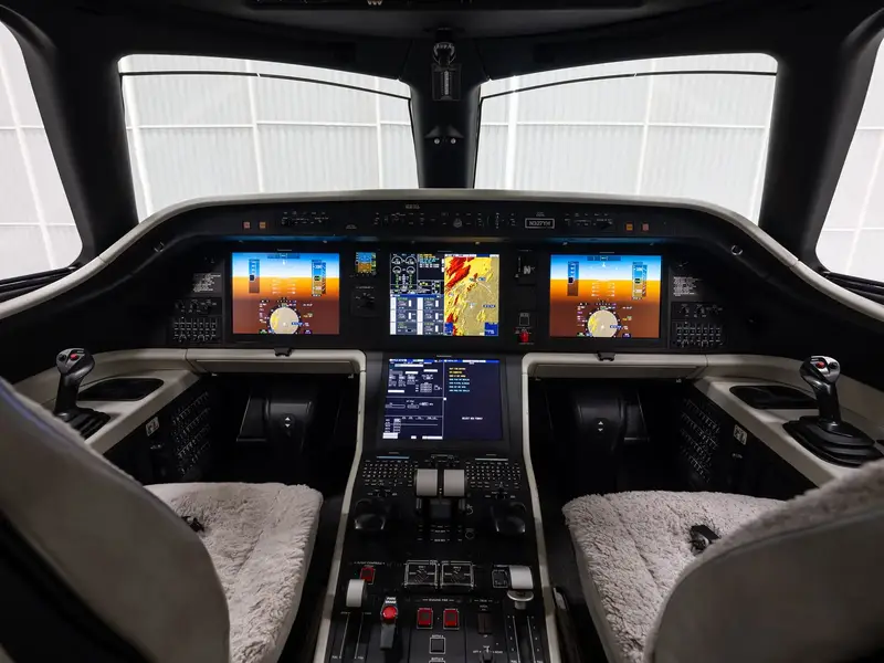 Ogara Jets — Cabina de autor.