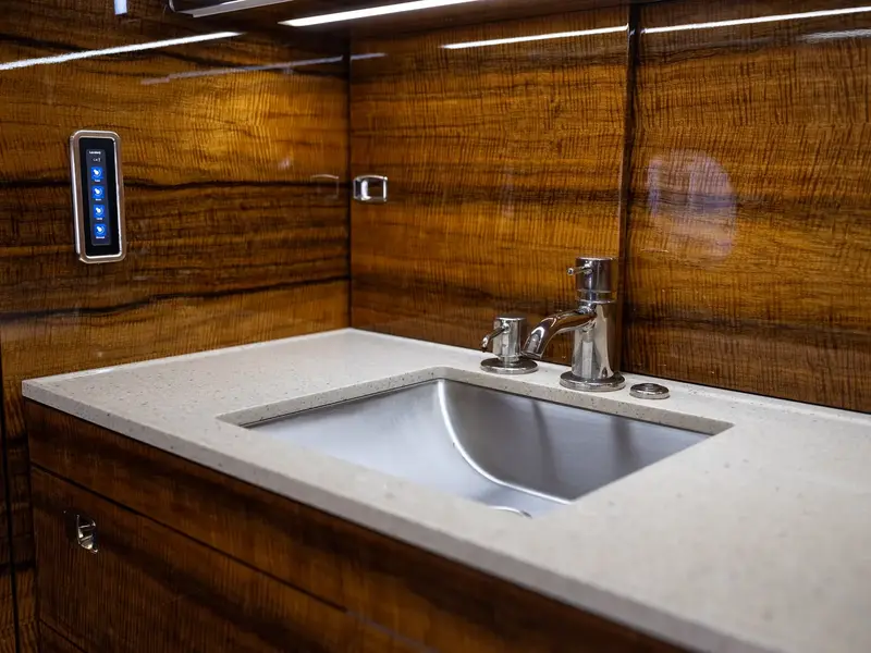 Ogara Jets — Cabina de autor.