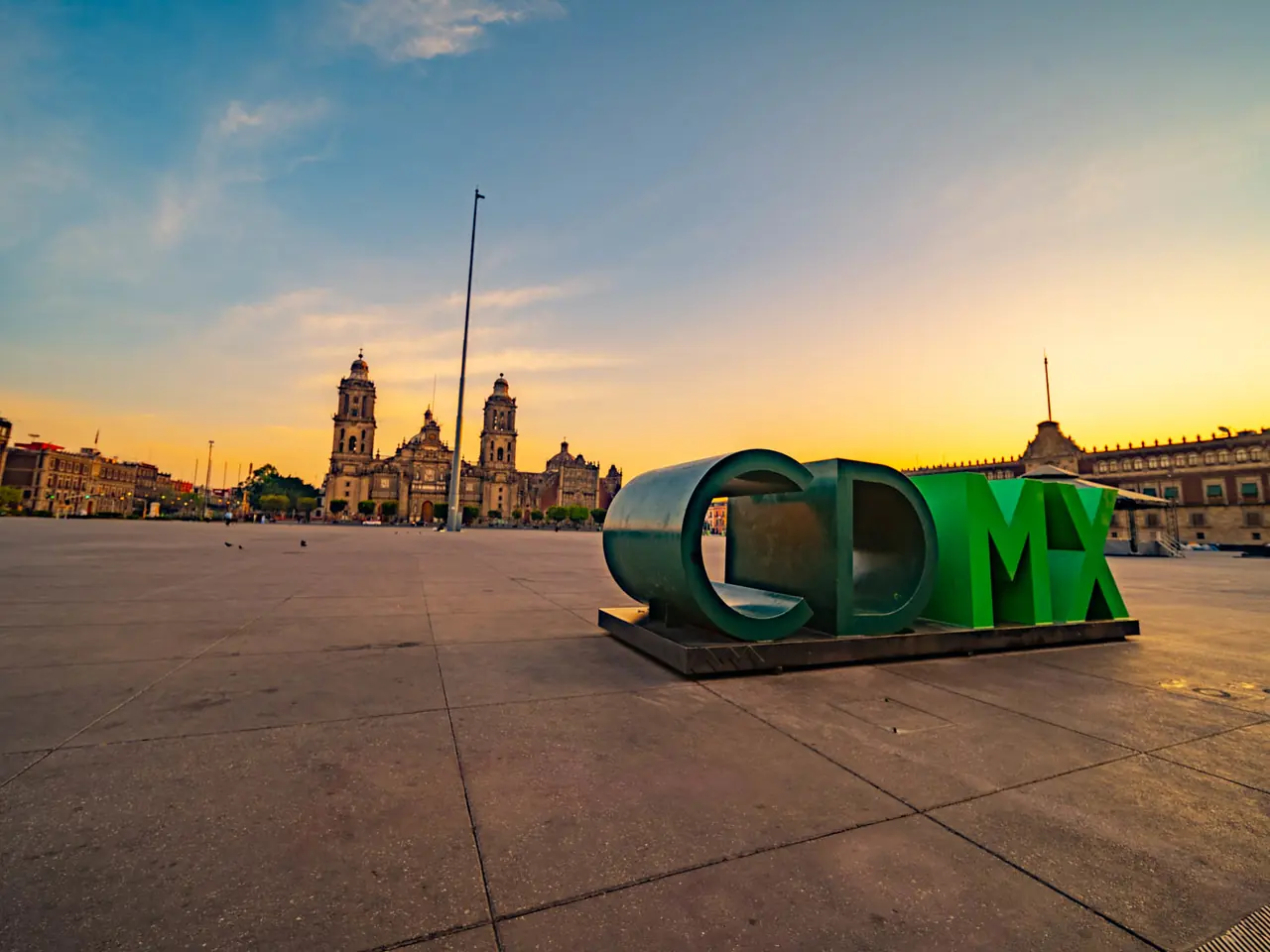Jaxon Media Group — La ciudad en pausa.