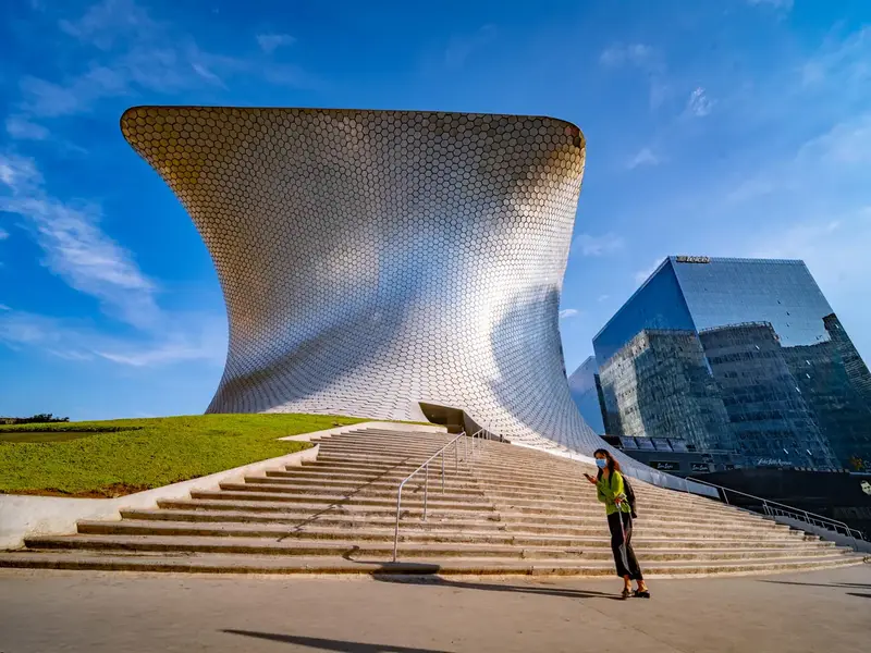 Jaxon Media Group — La ciudad en pausa.