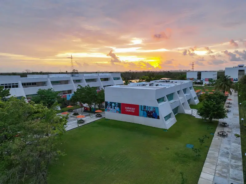 Red de Universidades Anáhuac — Diez campus, una sola identidad.
